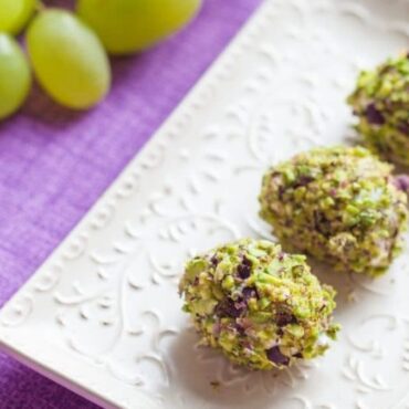 Palline di uva e formaggio