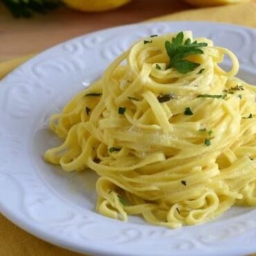 Tagliolini al limone con Provolone del Monaco DOP