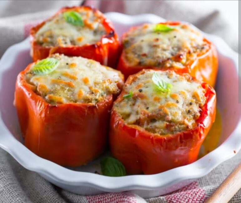 Peperoni carne salsiccia provolone