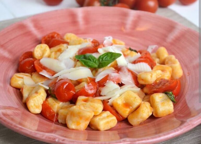 Gnocchi di ricotta con Provolone del Monaco DOP
