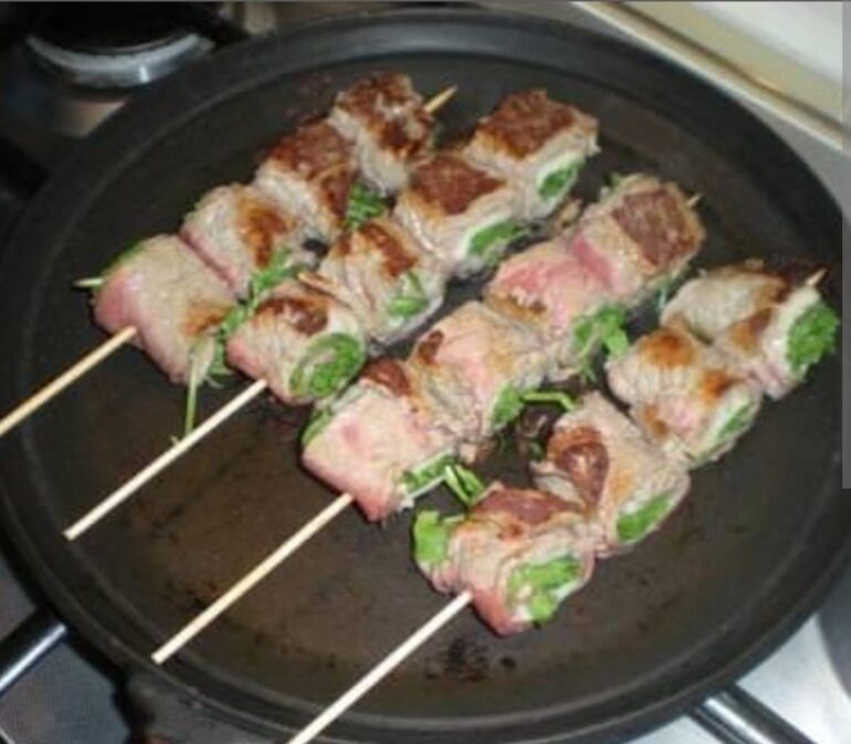 Involtini di rucola e provolone